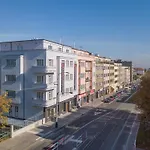 Downtown Belohorska Apartment *