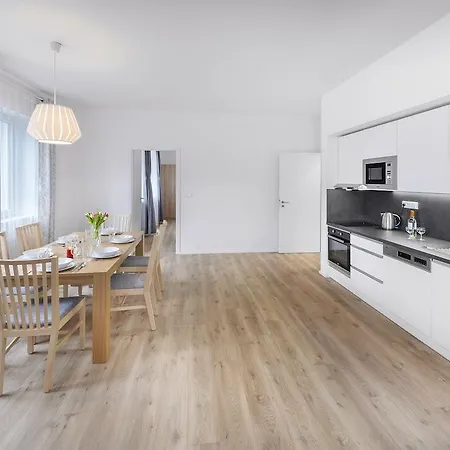 Downtown Belohorska Apartment