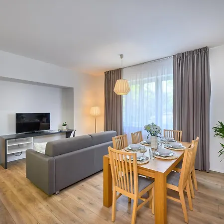 Downtown Belohorska Apartment *
