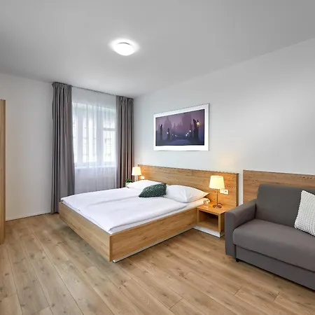 Apartment Downtown Belohorska