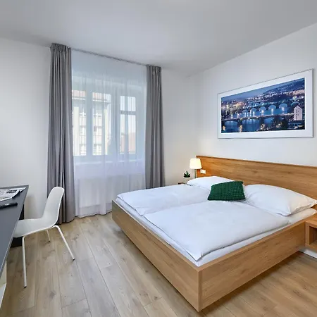 Apartment Downtown Belohorska