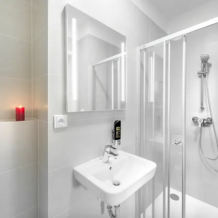 Downtown Belohorska Apartment Prague