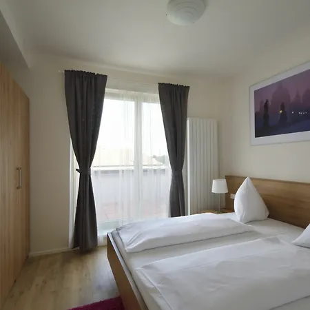 Downtown Belohorska Apartment *