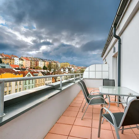 Downtown Belohorska * Praga