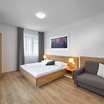 Apartment Downtown Belohorska