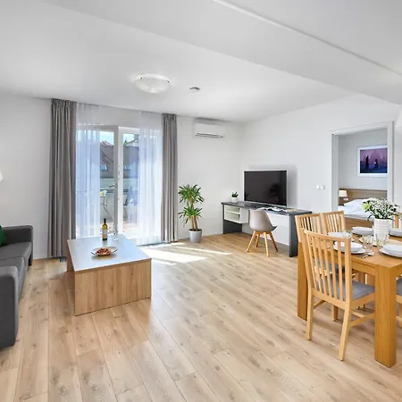 Downtown Belohorska Apartament *
